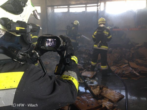 Brand in Lackfabrik- 4 Leichtverlezte (Bild 1)